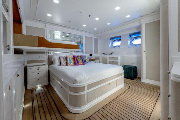 Image of SPIRIT OF THE C’s yacht #30