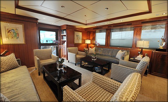 Luxury superyacht VIVIERAE - saloon