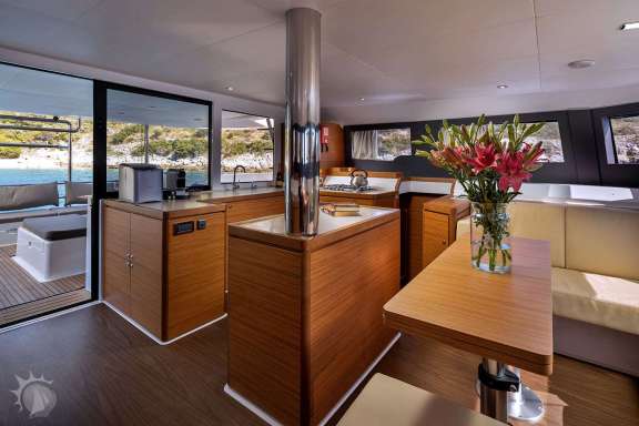 Image of WALK’N ON SUNSHINE yacht #10
