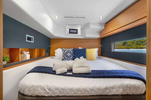 Image of WALK’N ON SUNSHINE yacht #12