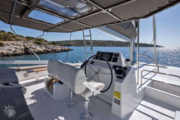 Image of WALK’N ON SUNSHINE yacht #4