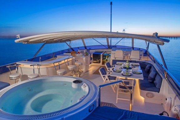 Image of XOXO yacht #10