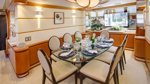 Image of XOXO yacht #5