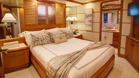 Image of XOXO yacht #8