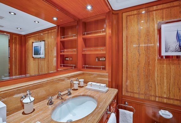 ZENJI Guest Bathroom