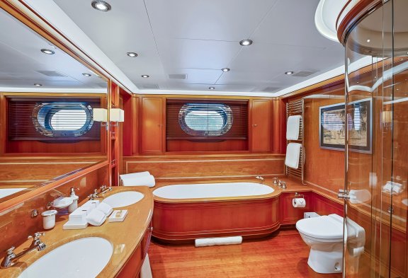 ZENJI Guest Bathroom