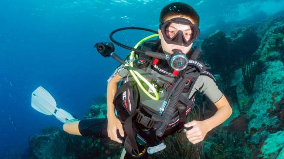 All ages love the diving on Belline 2