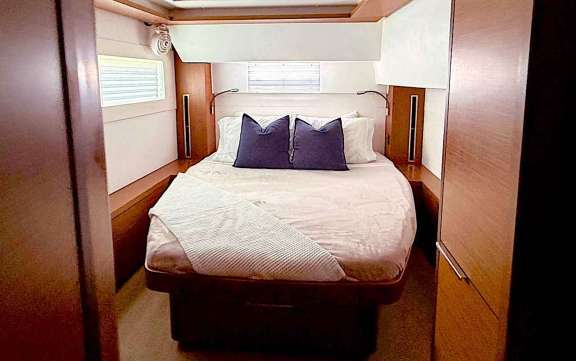 Port aft guest queen