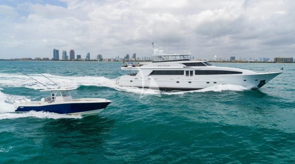 Image of RISK & REWARD yacht #40