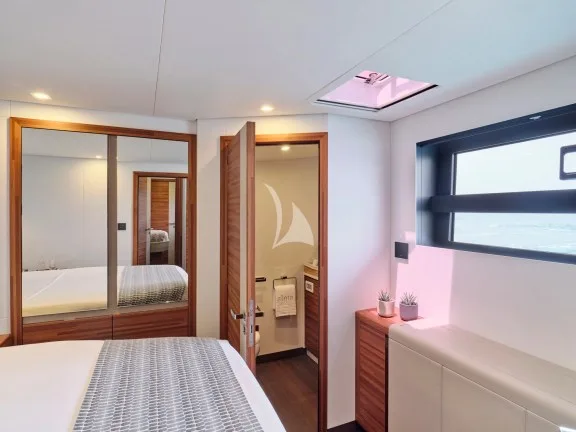 Sistership (Guest bathroom)