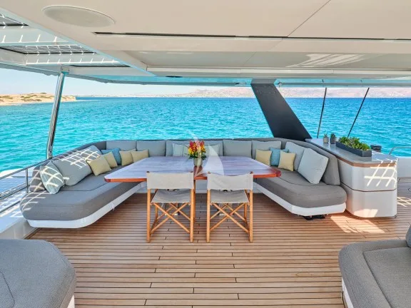 Sistership (Flybridge)