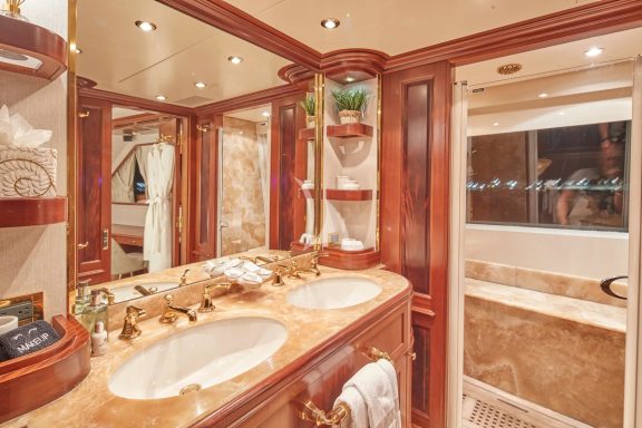 Master cabin bathroom