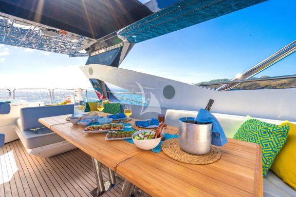 SUNDECK DINING