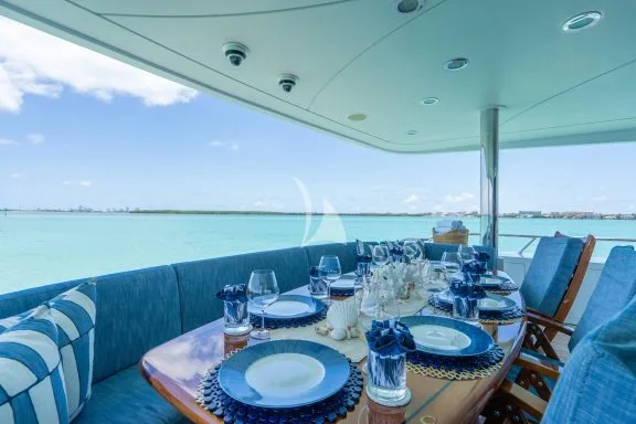 AFT DECK TABLE