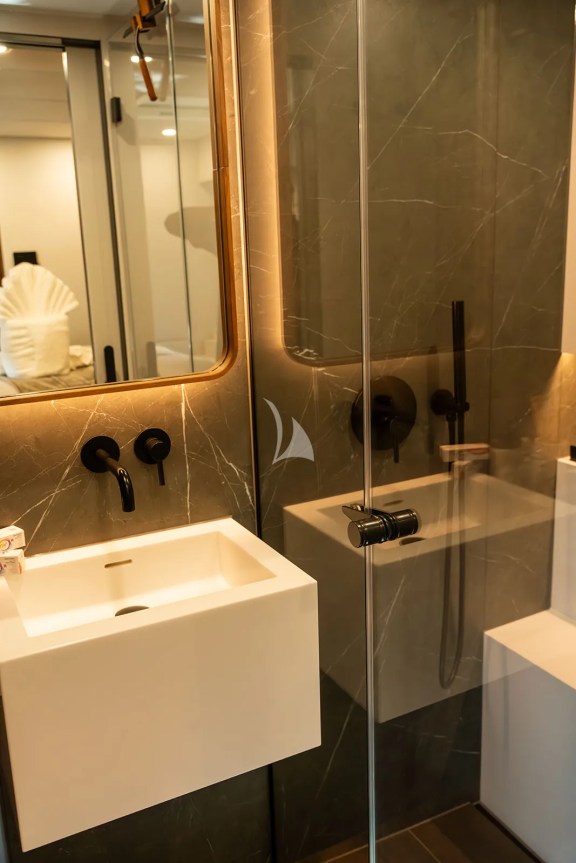 Image of ENCORE yacht #20
