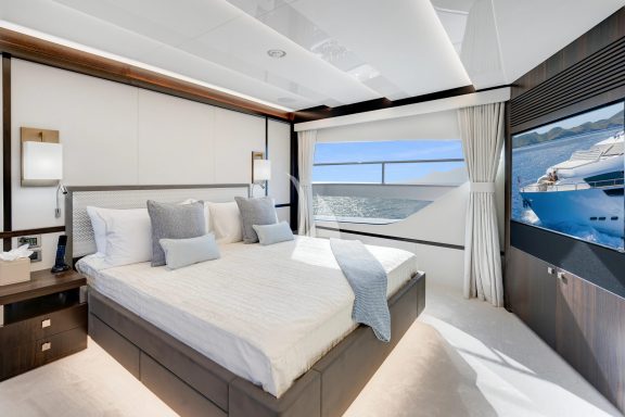 MAIN DECK MASTER STATEROOM