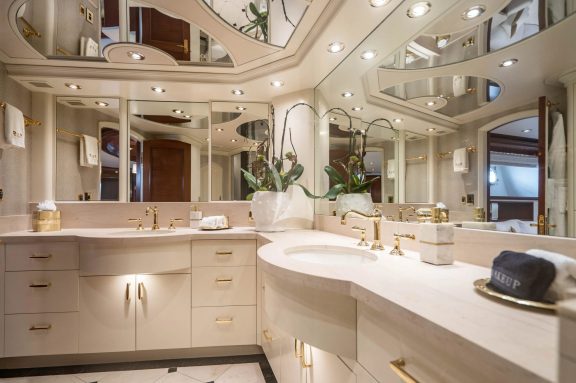 MASTER HEAD VANITY