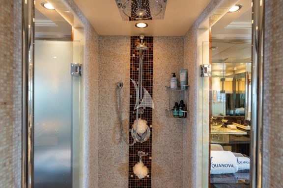 Master shower Dual Entry His and Hers