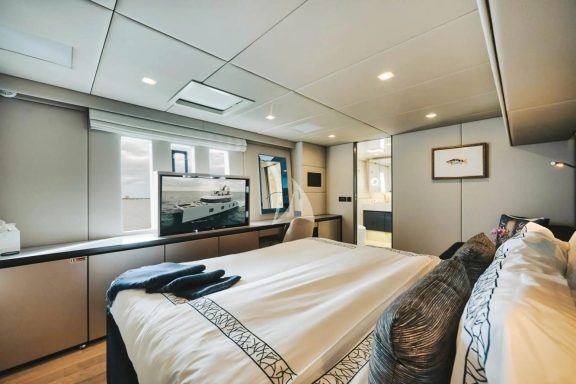 Double Cabin