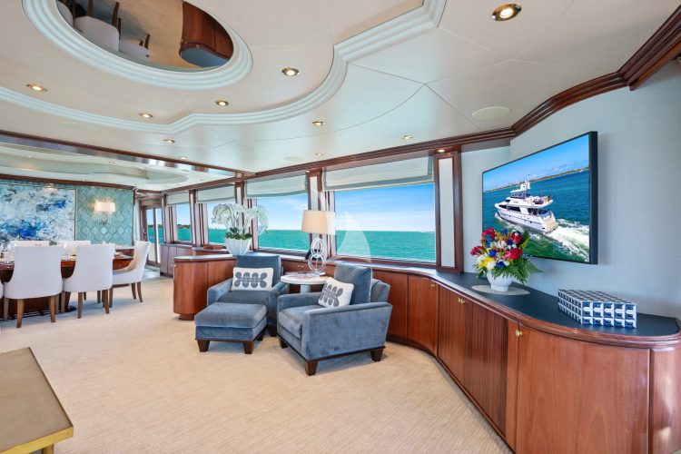SALON STARBOARD