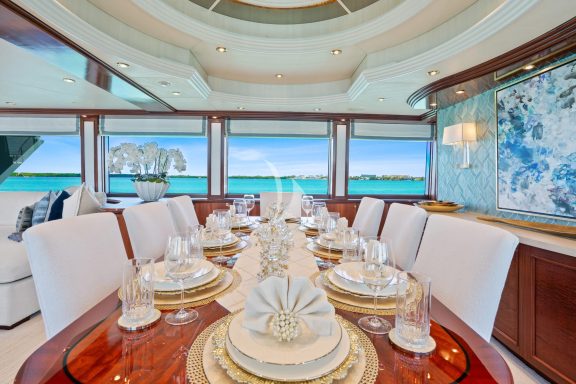 DINING PORT