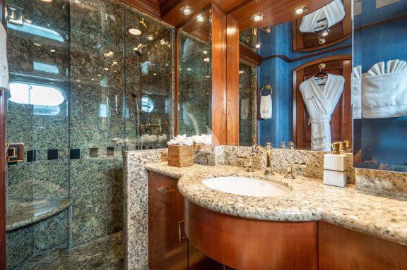 STATEROOM HEAD