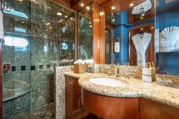 STATEROOM HEAD