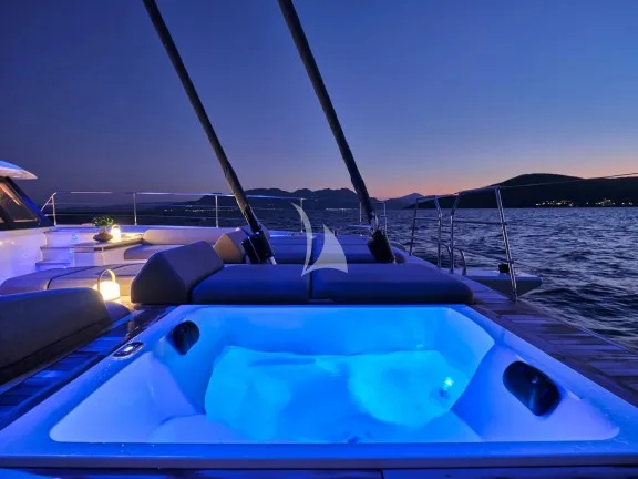 Sistership (Jacuzzi by Night)