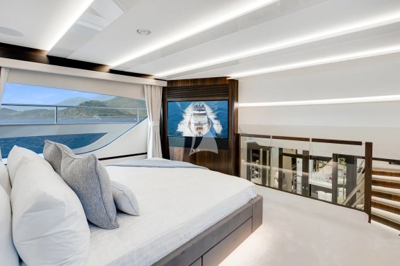 MAIN DECK MASTER STATEROOM