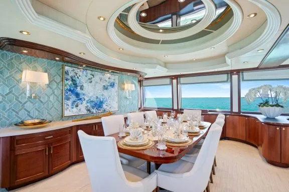 DINING STARBOARD