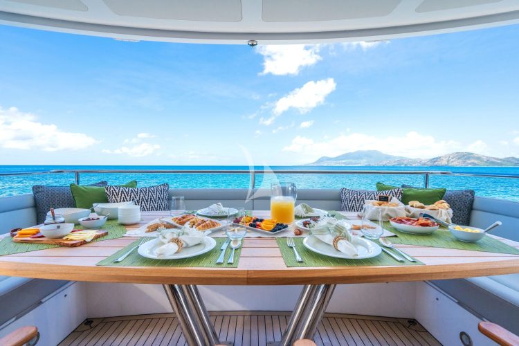 MAIN DECK AFT