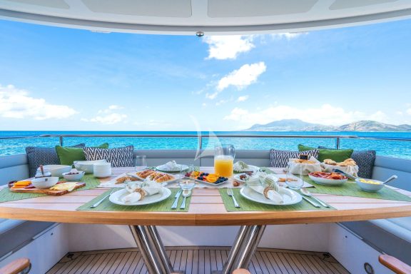 MAIN DECK AFT