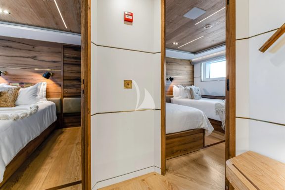 Image of SABAI yacht #36