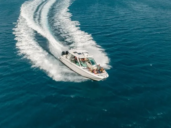 34' Boston Whaler Vantage
