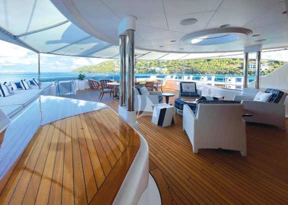 Multiple seating areas are available on the sun deck for those who wish to remain out from under cover or to recluse in shade from the sun.