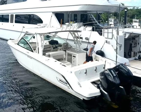 34' Boston Whaler Vantage
