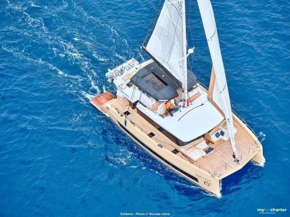 Moon 60 Hull 8 2025