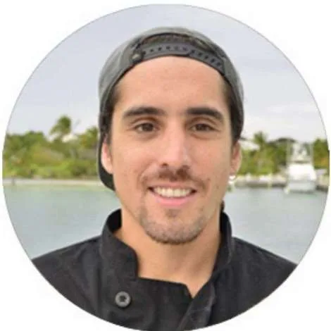 Crew of TWIN FLAME 77|Chef