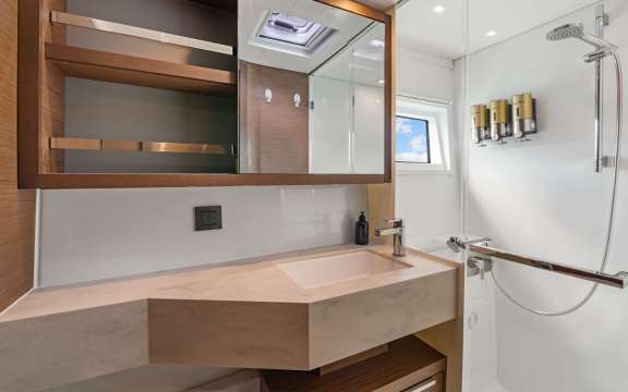 Image of OCEANS 8 yacht #15