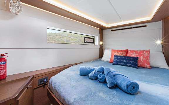 Image of OCEANS 8 yacht #16