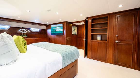 Image of ESCAPE yacht #6