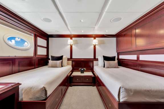 Image of SWEET CAROLINE II yacht #14