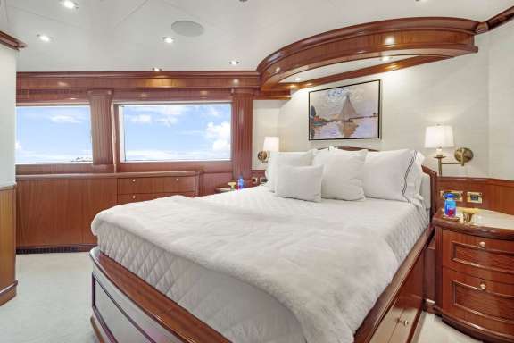 Bridge Deck VIP Queen