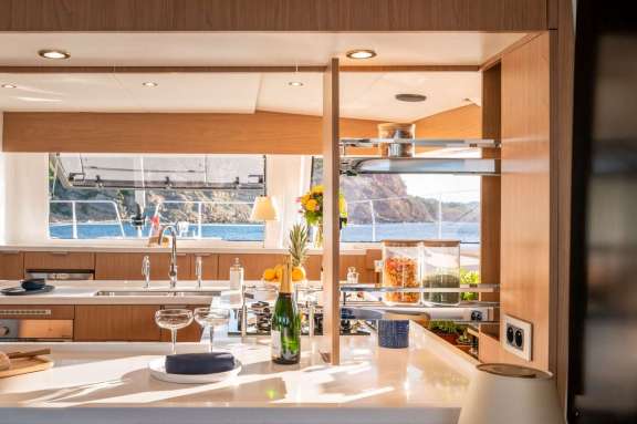 Image of Endeavour yacht #9