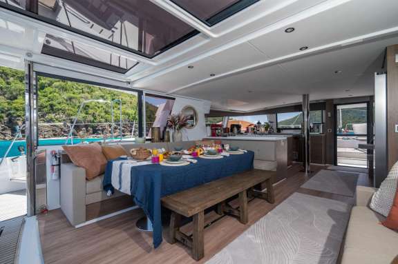 Image of SUN DAZE yacht #10