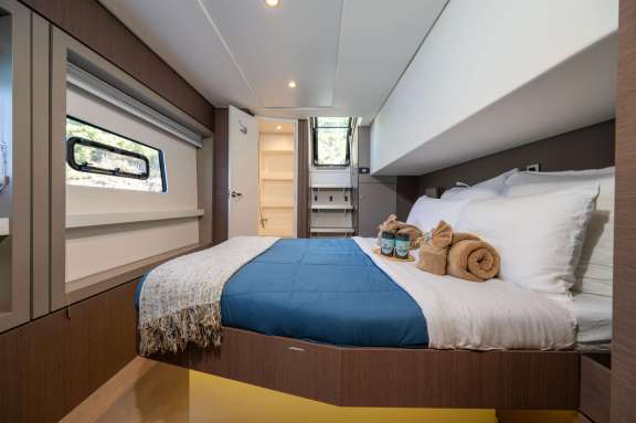 Image of ISLAND STANDARD TIME yacht #12