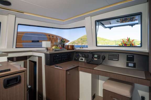 Image of ISLAND STANDARD TIME yacht #14