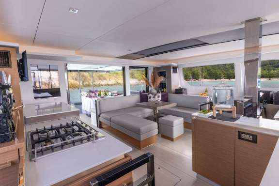 Image of LIVIN yacht #2
