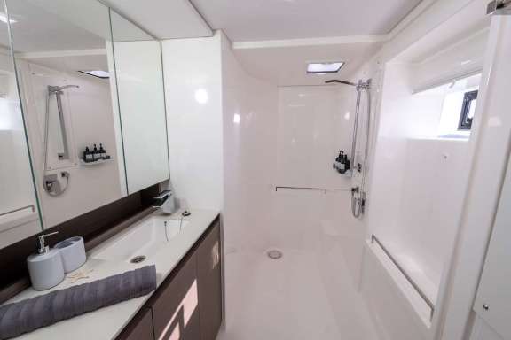 Image of LIVIN yacht #7