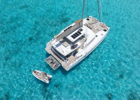 Image of CHILLIN’ HUT yacht #16